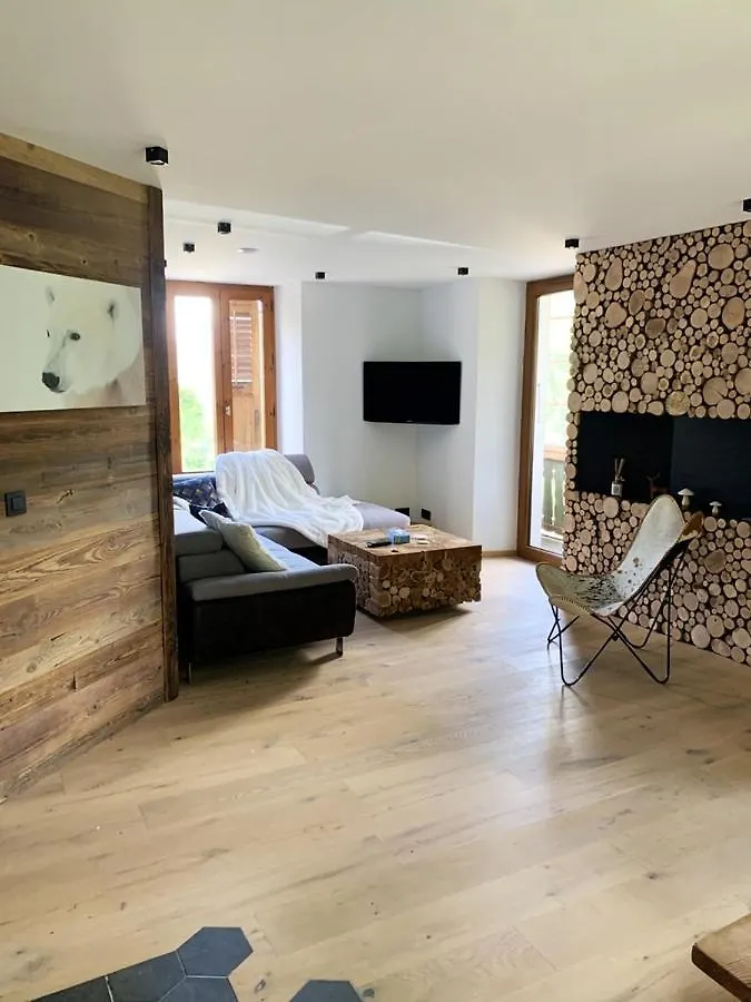 Appartement De 2 Chambres Avec Balcon Amenage Et Wifi A Sallanches 0*,  France